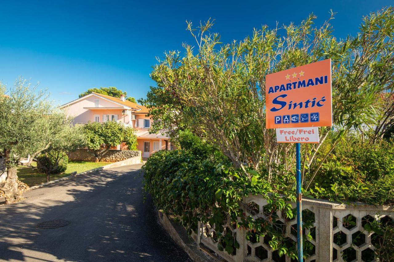 1-Bedroom Apartment In Krk - Steps From The Beach! Krk Town Esterno foto