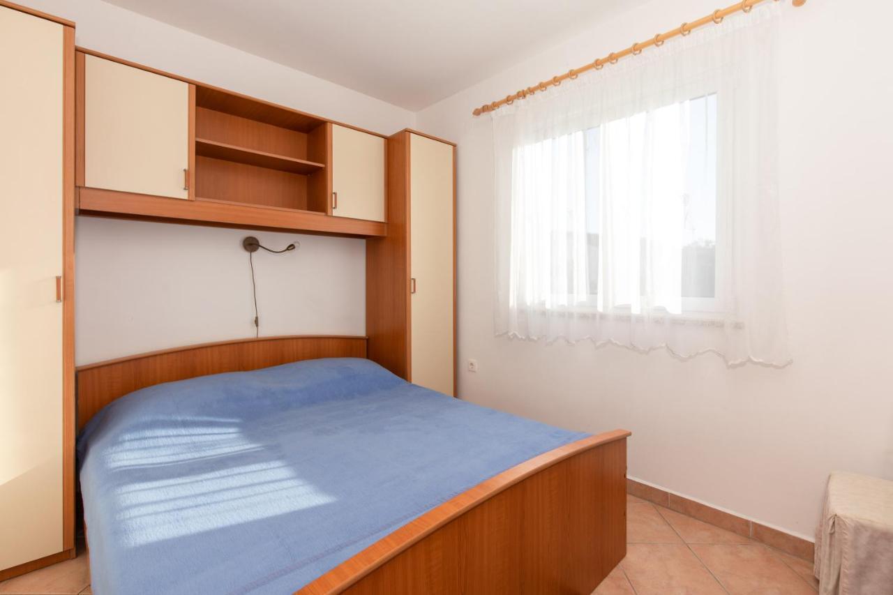 1-Bedroom Apartment In Krk - Steps From The Beach! Krk Town Esterno foto